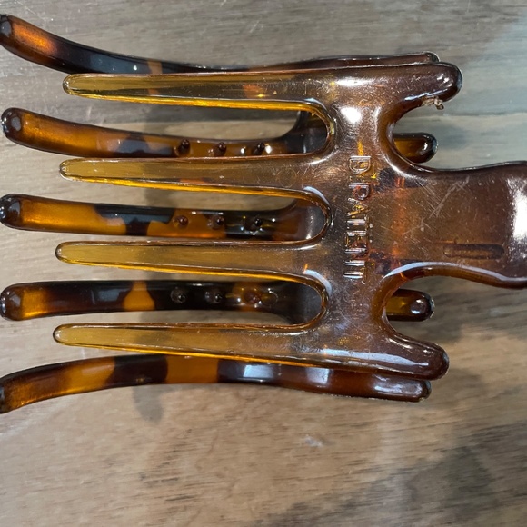 New Bear Claw Hair Clip - Picture 7 of 7